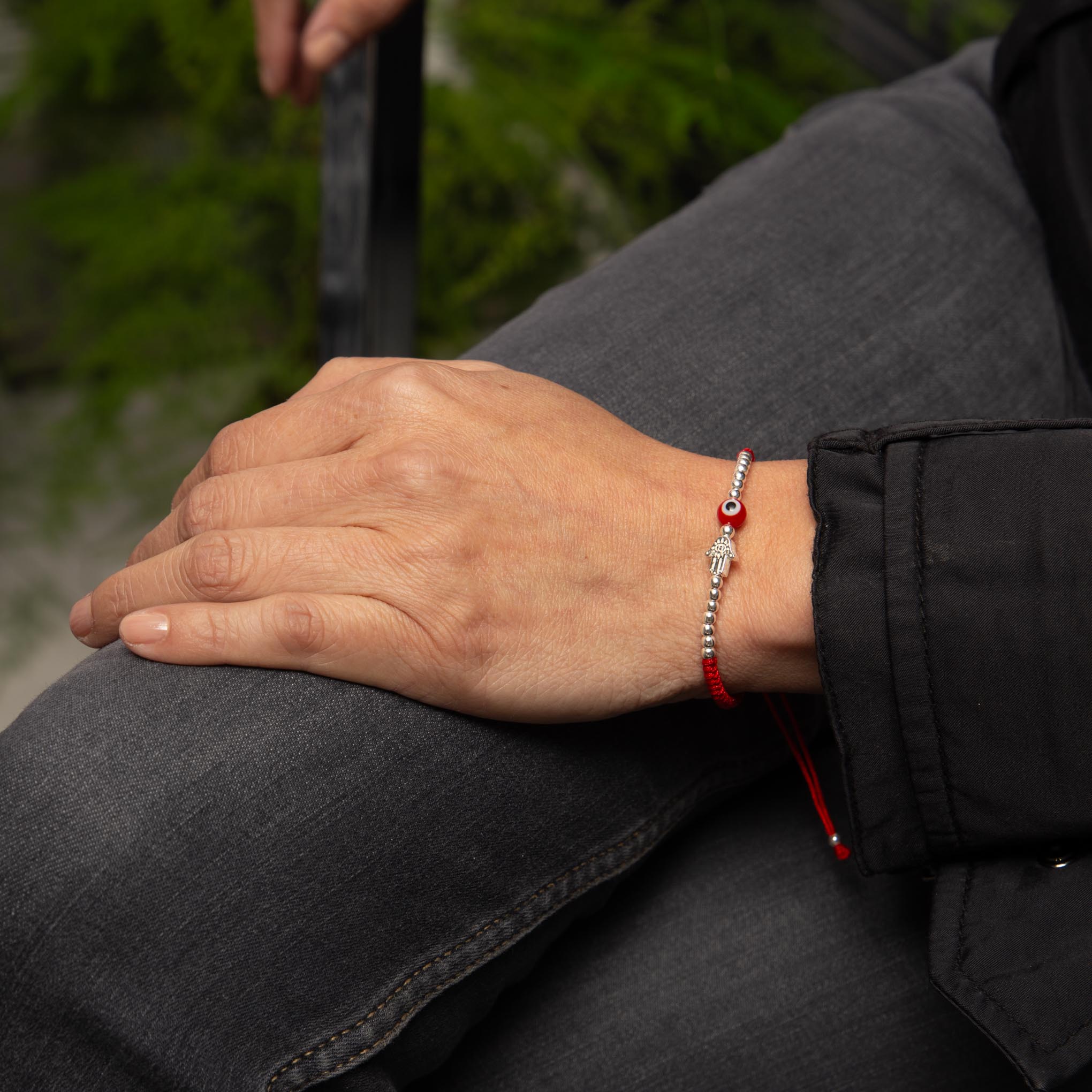 Pulsera de hilo con mano de fatima de plata y ojo turco de plata mexicana
