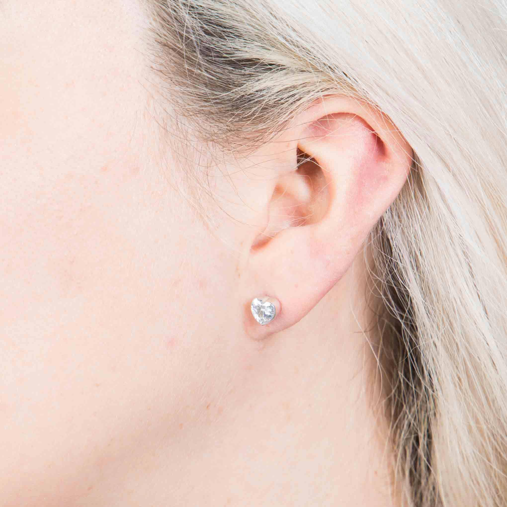 Aretes forma de corazón de plata con zirconia